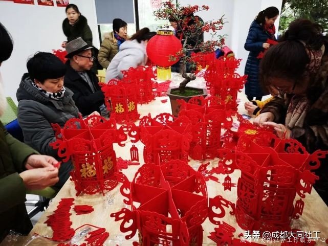 党建引领丨双小柏与你一起乘风破浪走过的2020