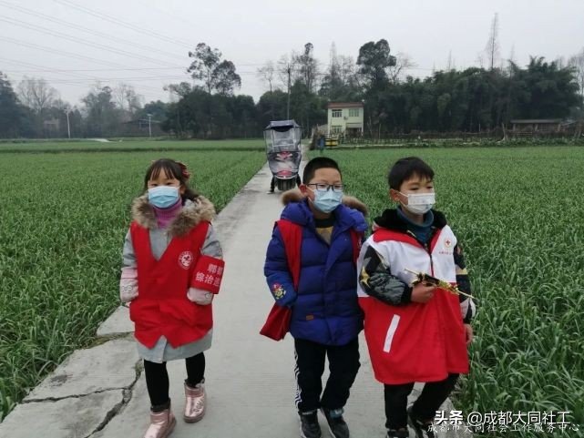 活动回顾｜小手牵大手，童暖老人心