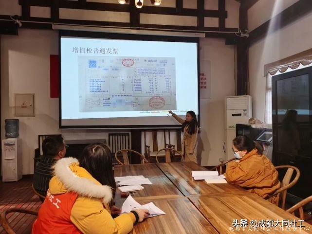 「苏坡月报」将烦恼扔进旧背包，再出发