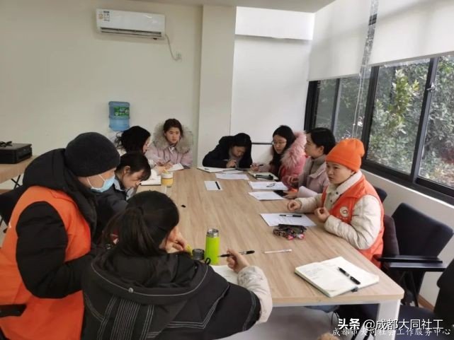 「苏坡月报」将烦恼扔进旧背包，再出发