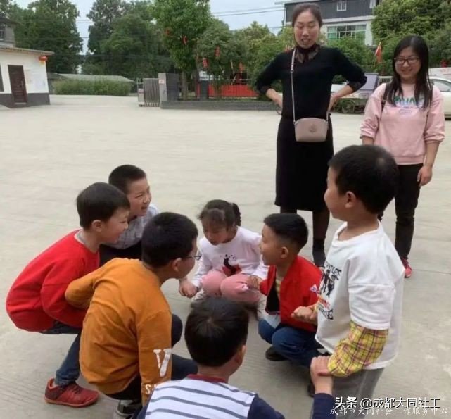 变废为宝——旧瓶变身马赛克花瓶