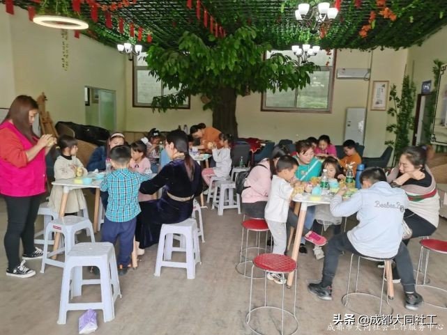 变废为宝——旧瓶变身马赛克花瓶