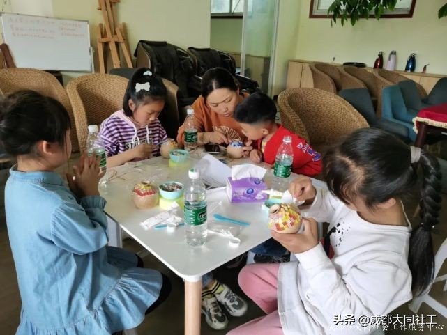 变废为宝——旧瓶变身马赛克花瓶