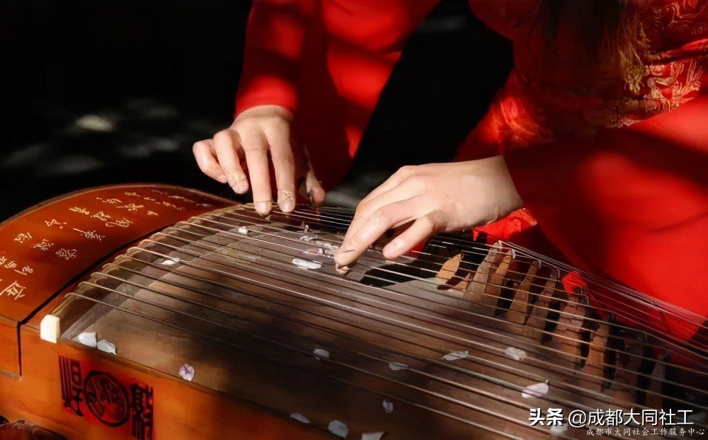 「活动回顾」传统文化小课堂古筝余音第一课