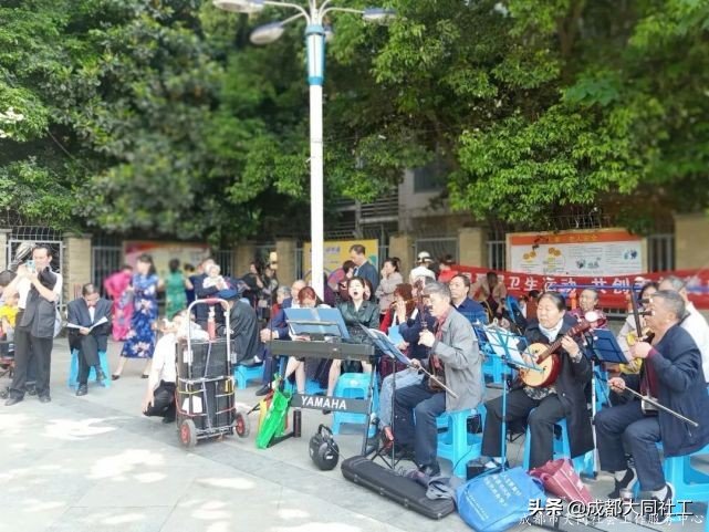「活动回顾」五月赞 歌颂劳动者 夕阳红歌舞团组织庆五一主题演出
