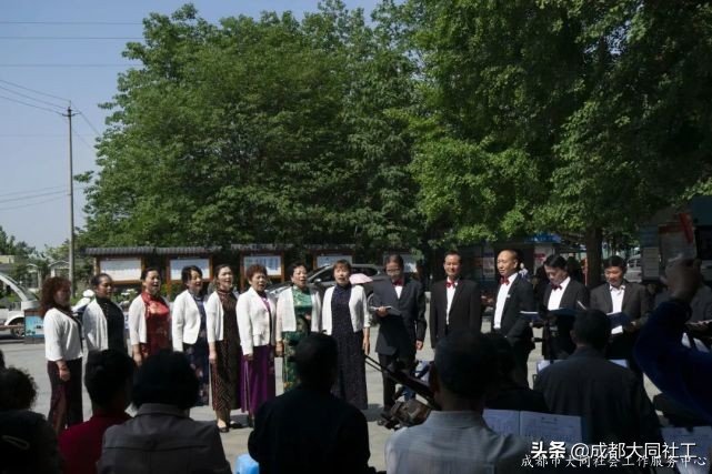 「活动回顾」五月赞 歌颂劳动者 夕阳红歌舞团组织庆五一主题演出