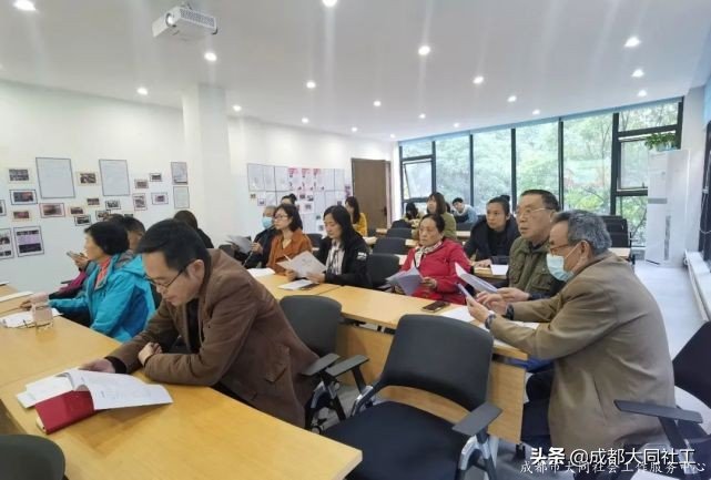 「座谈会」社区治理与服务创新试验区暨“百千万”工程座谈会