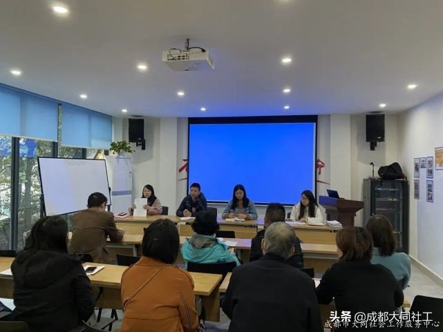 「座谈会」社区治理与服务创新试验区暨“百千万”工程座谈会