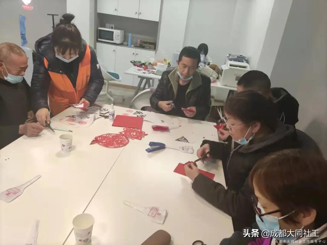 凤凰山街道社工站开展“你我相伴,老年康乐”小组活动第四节