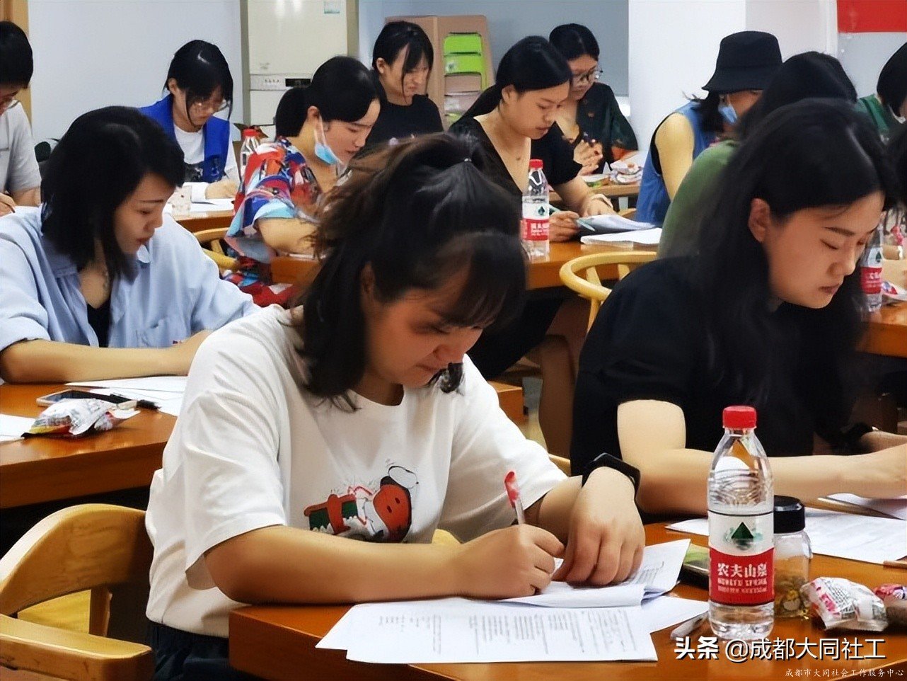红光街道社工站组织开展2022年助理社工考试模拟考试暨考前指导会