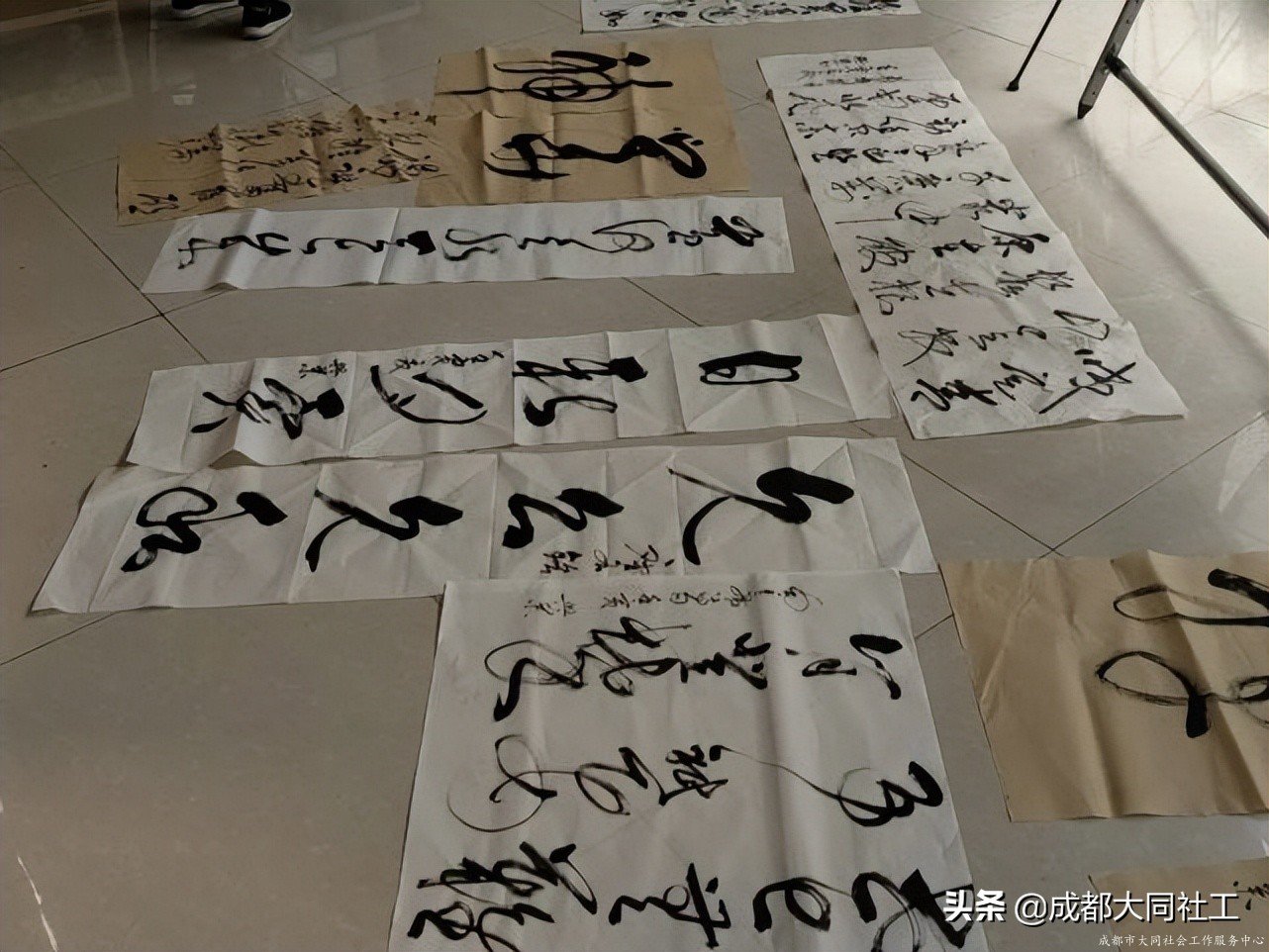 “笔墨留香·韵味悠长”——府河新居社区书法讲评交流活动